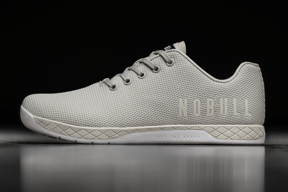 e3838ee383bce38396e383ab_e383ace38387e382a3e383bce382b9_e38388e383ace383bce3838ae383bc_e383a0e383bce383b3.jpg ノーブル レディース トレーナー ムーン - 画像 (1)