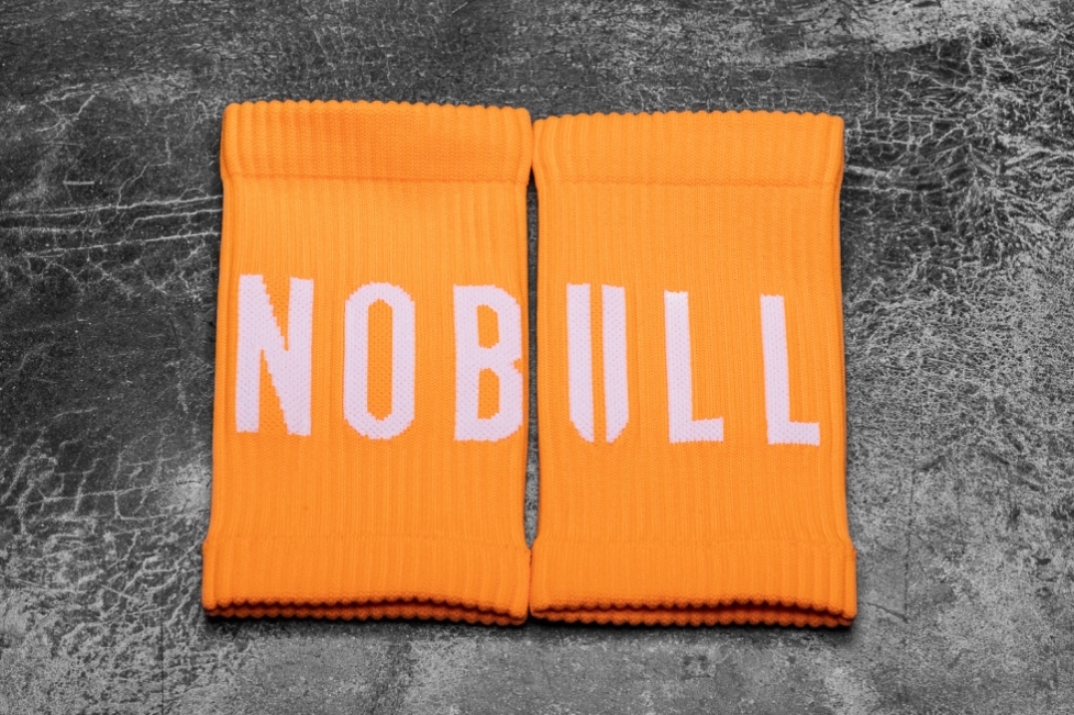 nobull_e383aae382b9e38388e38390e383b3e38389_e3838de382aae383b3_e382aae383ace383b3e382b8.jpg Nobull リストバンド (ネオン) オレンジ - 画像 (1)