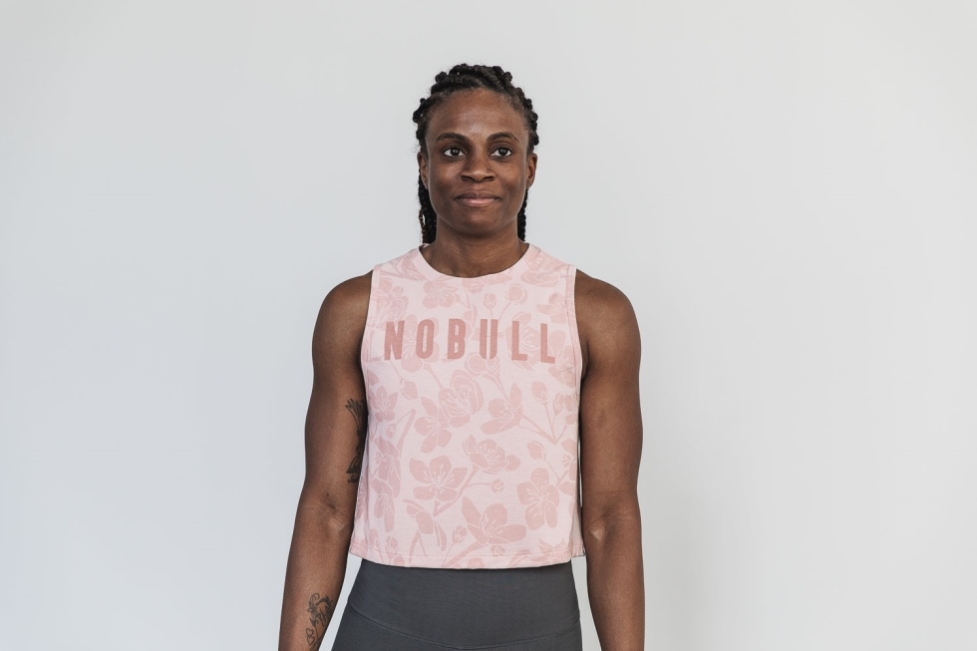 nobull_e383ace38387e382a3e383bce382b9_e3839ee38383e382b9e383abe382bfe383b3e382afefbc88e6a19cefbc89_e38380e382b9e38386e382a3.jpg Nobull レディース マッスルタンク(桜) ダスティ - 画像 (1)