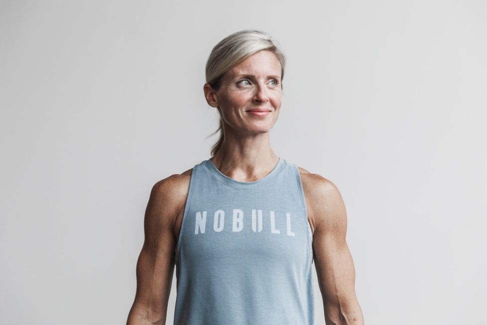 nobull_e383ace38387e382a3e383bce382b9e3838fe382a4e3838de38383e382afe382bfe383b3e382afe38388e38383e38397efbc88e697ace889b2e.jpg Nobull レディースハイネックタンクトップ(旬色)スレート - 画像 (1)