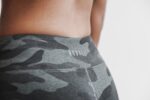 ノーブル ミッドライズ タイト (プラッシュ ヘザー) チャコール - 画像 (3)