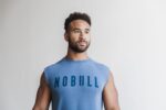 Nobull メンズ ノースリーブ T シャツ (明るい色) 沿岸
