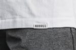 Nobull メンズ ヘビーウェイト ロングスリーブ ポケット Tシャツ ホワイト - 画像 (3)
