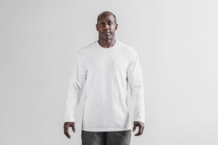 Nobull メンズ ヘビーウェイト ロングスリーブ ポケット Tシャツ ホワイト