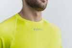 Nobull メンズ ライトウェイト テクスチャード ロングスリーブ Tシャツ (ネオン迷彩) イエロー - 画像 (2)