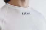 Nobull メンズ ライトウェイト テクスチャード ロングスリーブ Tシャツ (迷彩) ホワイト - 画像 (2)