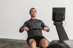 Nobull メンズ ライトウェイト テクスチャード ロングスリーブ Tシャツ (カモ) ブラック - 画像 (4)