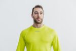 Nobull メンズ ライトウェイト テクスチャード ロングスリーブ Tシャツ (ネオン迷彩) イエロー