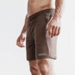 Nobull メンズ ライトウェイト ニット ショートパンツ 7インチ ブラウン