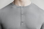 Nobull メンズ ライトウェイト ヘンリー T シャツ ダーク - 画像 (3)