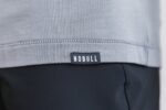Nobull メンズ ライトウェイト Vネック Tシャツ ダーク - 画像 (2)