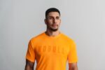 Nobull メンズ Tシャツ (ネオン) オレンジ - 画像 (3)