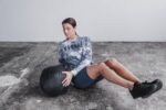 Nobull レディース クルー スウェットシャツ (タイダイ) ホワイト - 画像 (4)