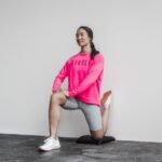 Nobull レディース クルー スウェットシャツ (ネオン) ピンク