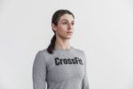 Nobull レディース クロスフィット ロングスリーブ Tシャツ グレー - 画像 (4)