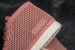 Nobull レディース スエード ミッド トレーナー ローズ - 画像 (3)
