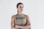 Nobull レディース ハイネックタンクトップ（クラシックカラー） フォールンロック