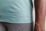 Nobull レディース ハイネックタンクトップ（季節カラー） オイルブルー - 画像 (2)