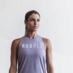 Nobull レディース ハイネックタンクトップ（旬色） ラベンダー