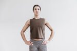 Nobull レディース ヘビーウェイト ノースリーブ クロップ Tシャツ エスプレッソ