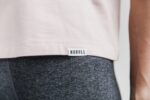 Nobull レディース ヘビーウェイト ポケット ボクシー Tシャツ ダスティ - 画像 (2)
