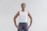Nobull レディース ライトウェイト ノースリーブ クロップ Tシャツ ホワイト