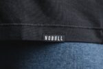 Nobull レディース ライトウェイト ノースリーブ Tシャツ ブラック - 画像 (3)