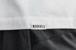 Nobull レディース ライトウェイト Vネック Tシャツ ホワイト - 画像 (3)