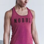 Nobull レディース レーサーバック タンク (クラシックカラー) ワイン
