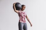 Nobull レディース Tシャツ (絞り染め) ダスティ - 画像 (3)