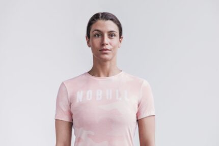 Nobull レディース Tシャツ (迷彩) ダスティ
