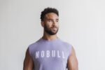 NobullメンズノースリーブTシャツ（季節カラー）ラベンダー - 画像 (3)