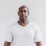 NobullメンズライトウェイトVネックTシャツホワイト