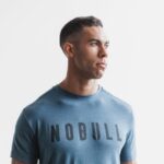 NobullメンズTシャツ(明るい色)深い