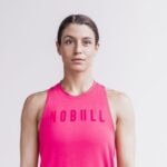 Nobullレディースハイネックタンクトップ（明るい色）マゼンタ